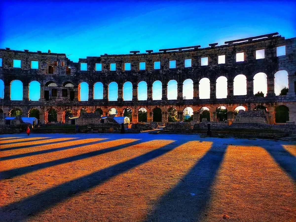 Villa Nobile Pula 4*,